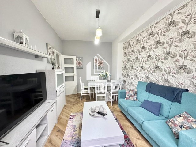 APARTAMENTO AMUEBLADO  CENTRICO- TEMPORADA ESCOLAR  - Vilagarcía de Arousa