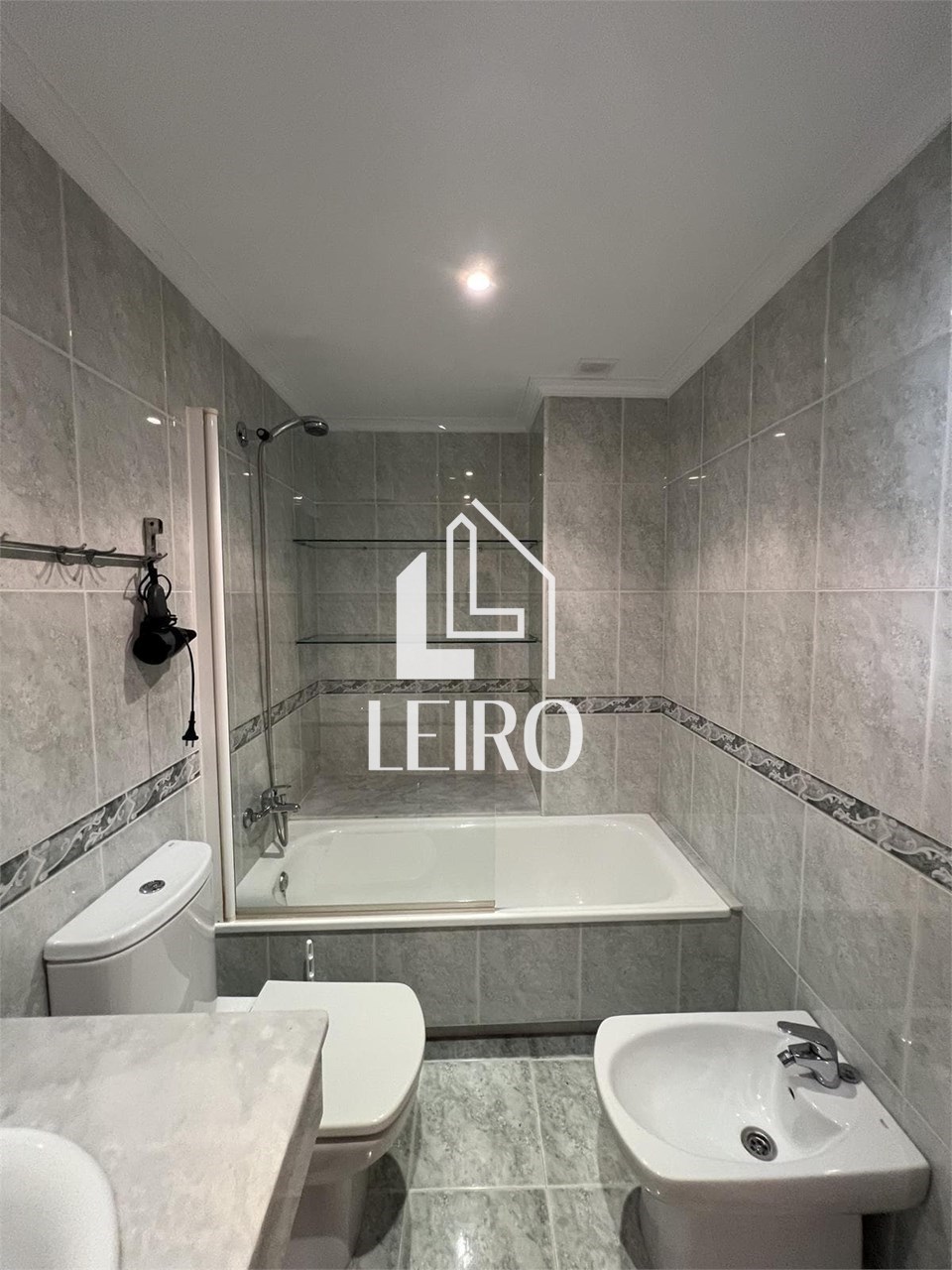 Foto 18 APARTAMENTO AMUEBLADO CON TERRAZA Y VISTAS EN EDIFICIO CON PISCINA- A REVOLTA