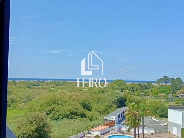 APARTAMENTO AMUEBLADO CON TERRAZA Y VISTAS EN EDIFICIO CON PISCINA - Sanxenxo