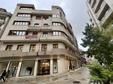 Apartamento Amueblado de 2 Dormitorios en Calle Peatonal - Vilagarcía de Arousa