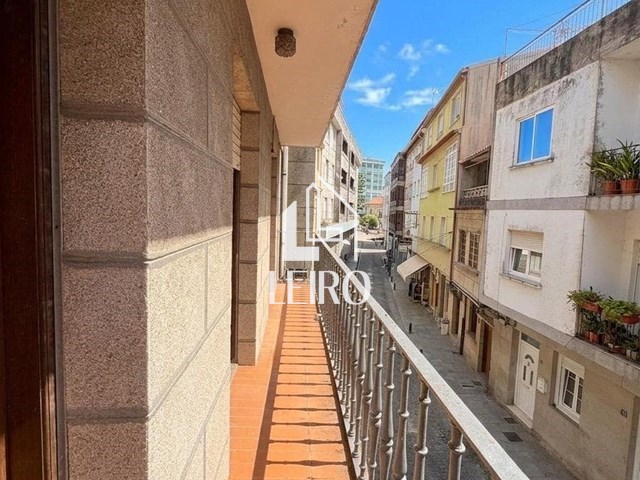 APARTAMENTO CÉNTRICO  CON BALCÓN  - Cambados