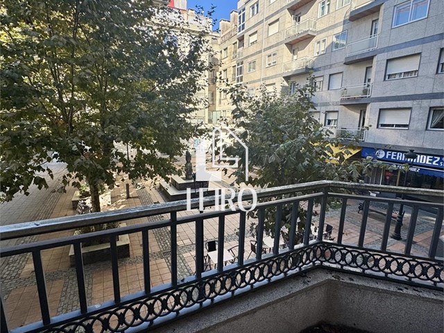 APARTAMENTO CÉNTRICO CON GARAJE Y TRASTERO - Vilagarcía de Arousa