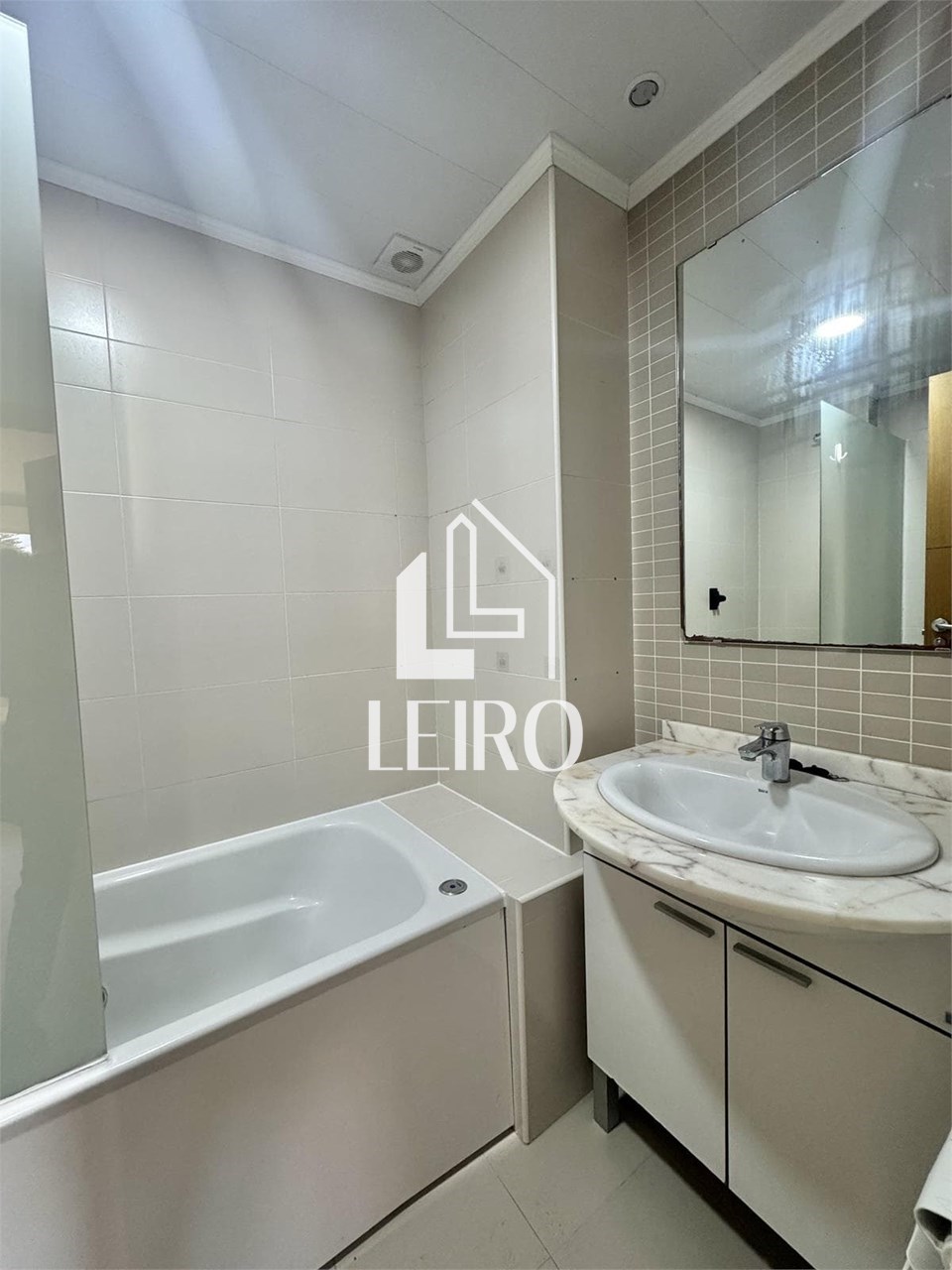 Foto 18 Apartamento con Impresionante Terrazaza en Urbanización con Piscina