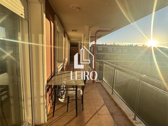 Apartamento con Impresionante Terrazaza en Urbanización con Piscina - Vilagarcía de Arousa