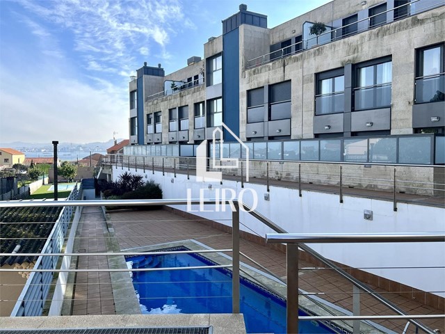 Apartamento en la Playa con Terraza en Edifcio con Piscina  - Illa de Arousa