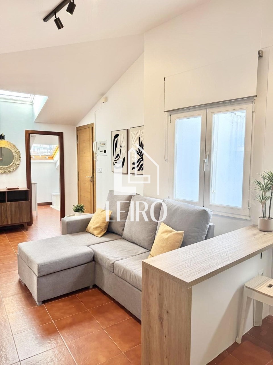 Foto 1 ÁTICO CÉNTRICO REFORMADO SIN ASCENSOR