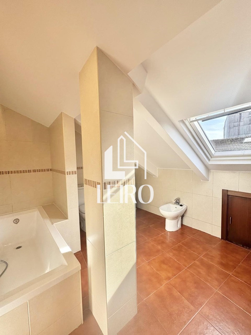 Foto 27 ÁTICO CÉNTRICO REFORMADO SIN ASCENSOR