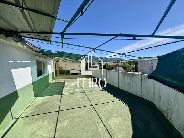 ATICO CON TERRAZA CENTRICO A REFORMAR SIN ASCENSOR - Vilagarcía de Arousa