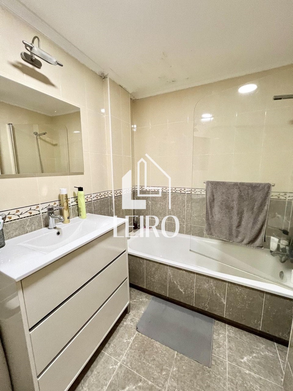 Foto 17 ÁTICO CON TERRAZA GARAJE Y TRASTERO- PARA INVERSORES