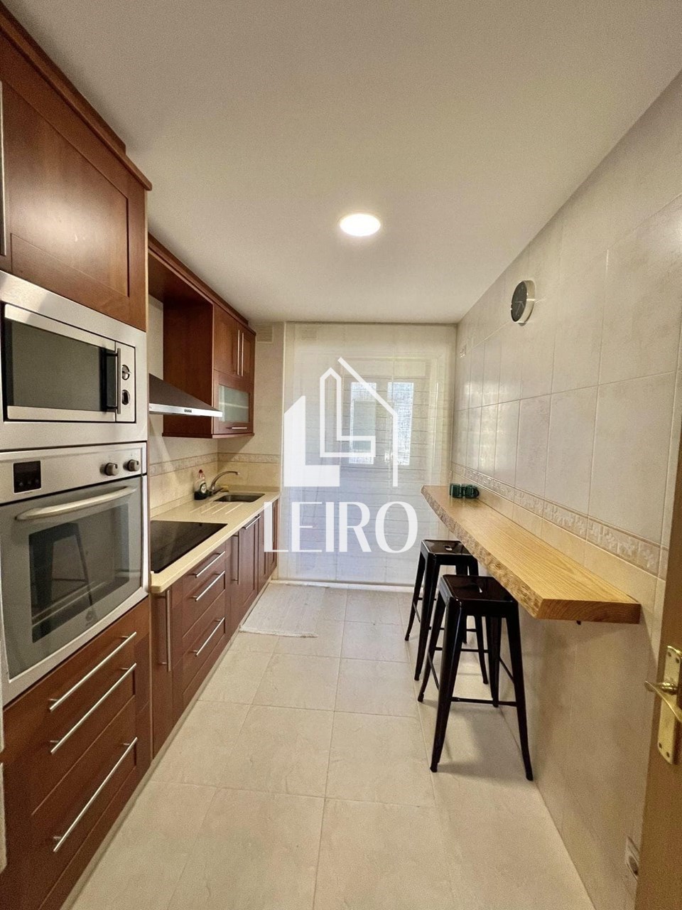 Foto 6 ÁTICO CON TERRAZA GARAJE Y TRASTERO- PARA INVERSORES