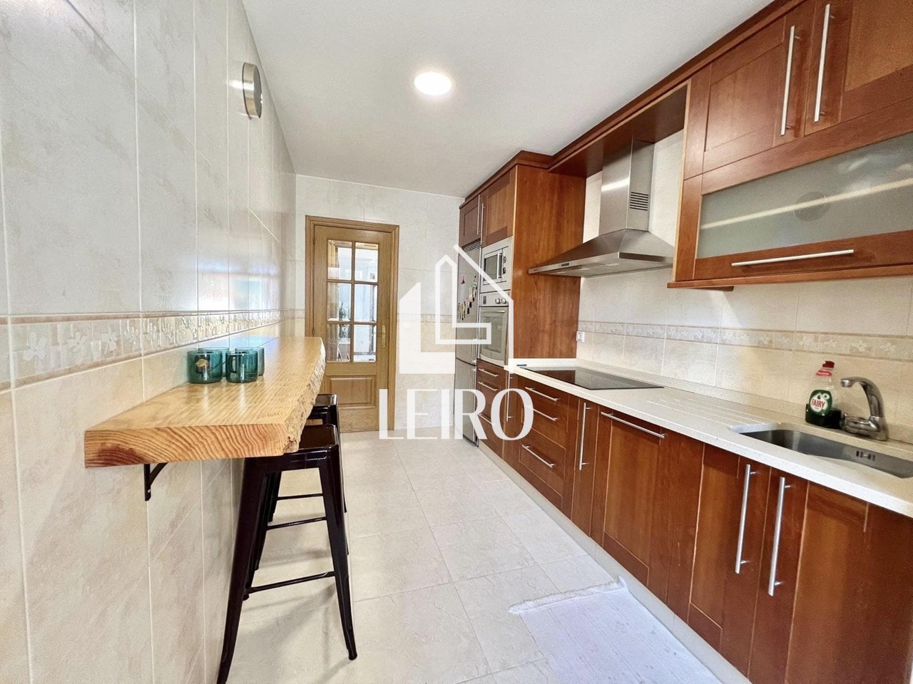 Foto 7 ÁTICO CON TERRAZA GARAJE Y TRASTERO- PARA INVERSORES