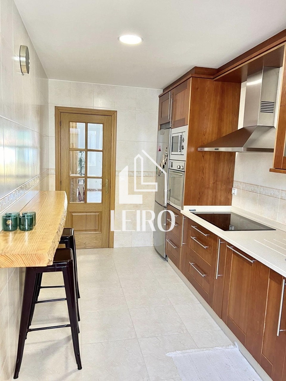 Foto 8 ÁTICO CON TERRAZA GARAJE Y TRASTERO- PARA INVERSORES