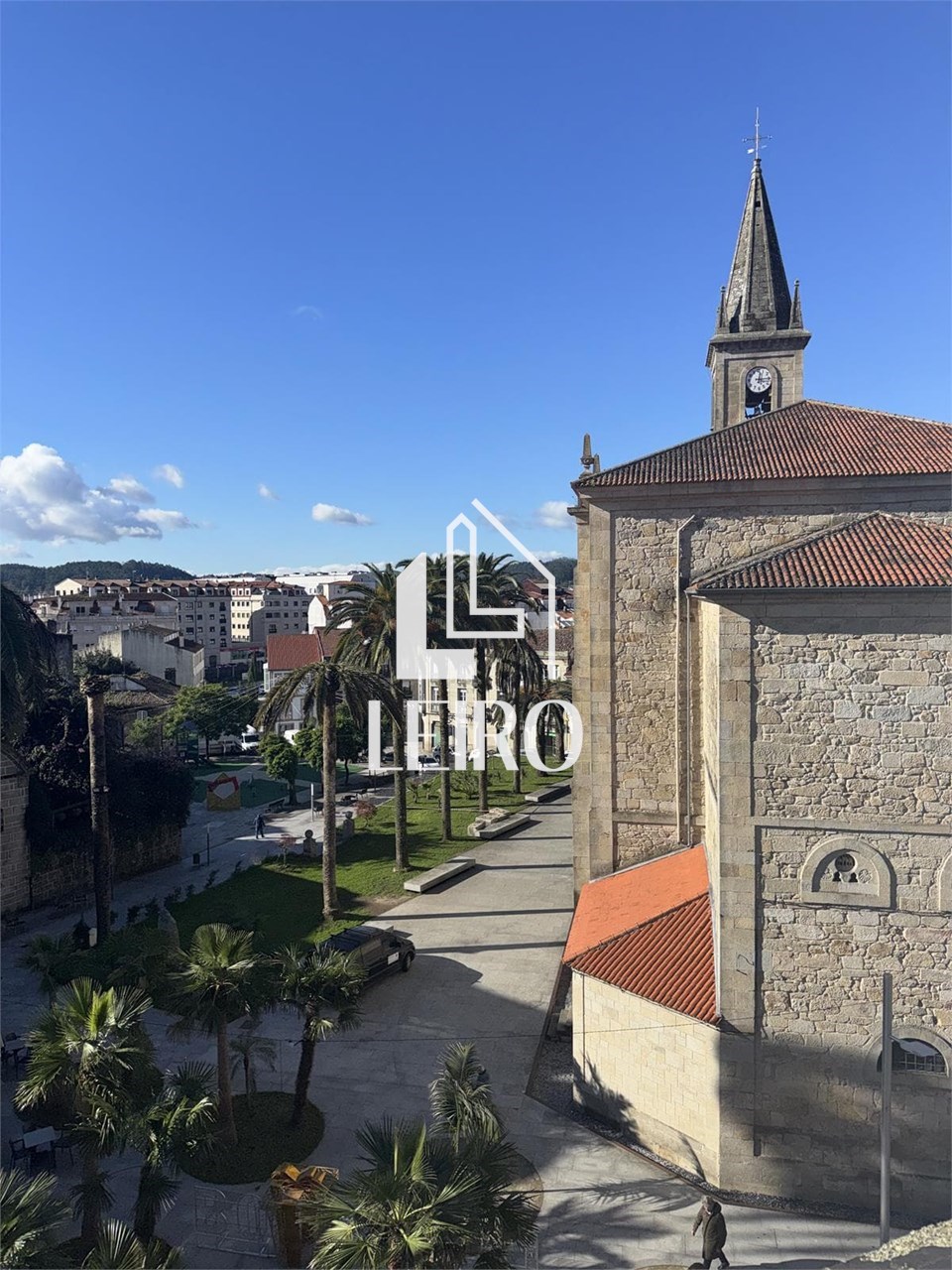 Foto 1 ATICO DE DOS DOMITORIOS AMUEBLADO CÉNTRICO SIN ASCENSOR