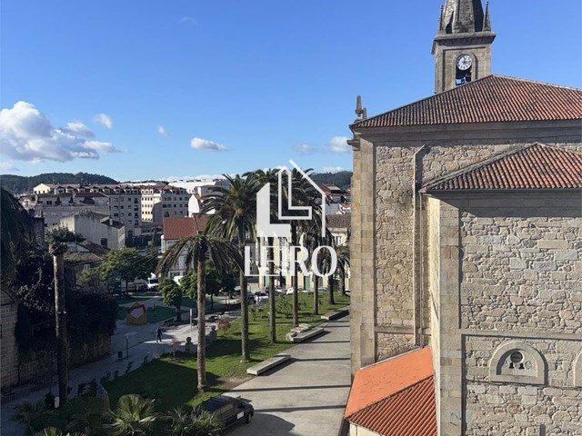 ATICO DE DOS DOMITORIOS AMUEBLADO CÉNTRICO SIN ASCENSOR - Caldas de Reis
