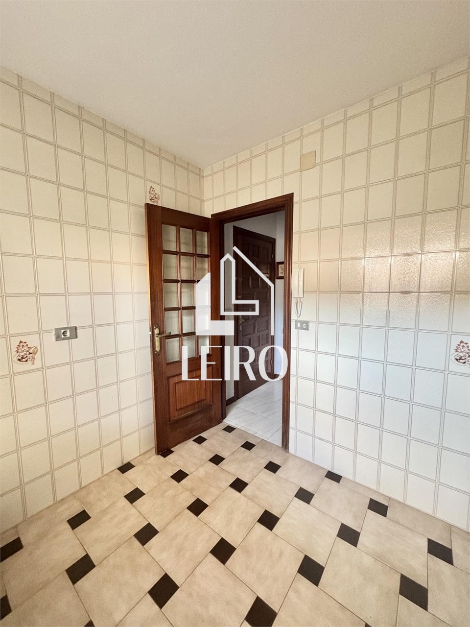 Foto 8 ATICO DE DOS DOMITORIOS AMUEBLADO CÉNTRICO SIN ASCENSOR