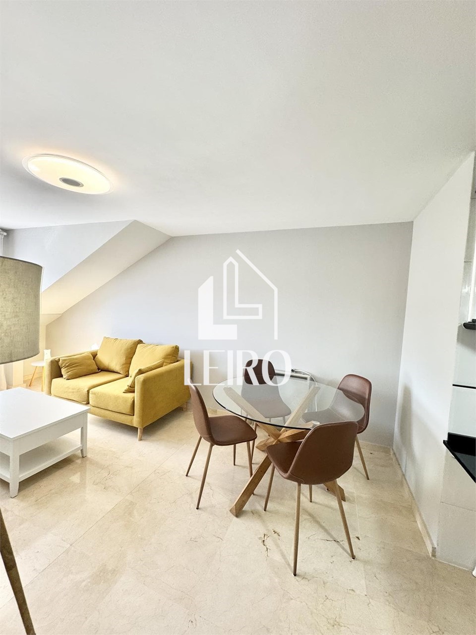 Foto 1 ATICO DE DOS DORMITORIOS AMUEBLADO CON TRASTERO SIN ASCENSOR