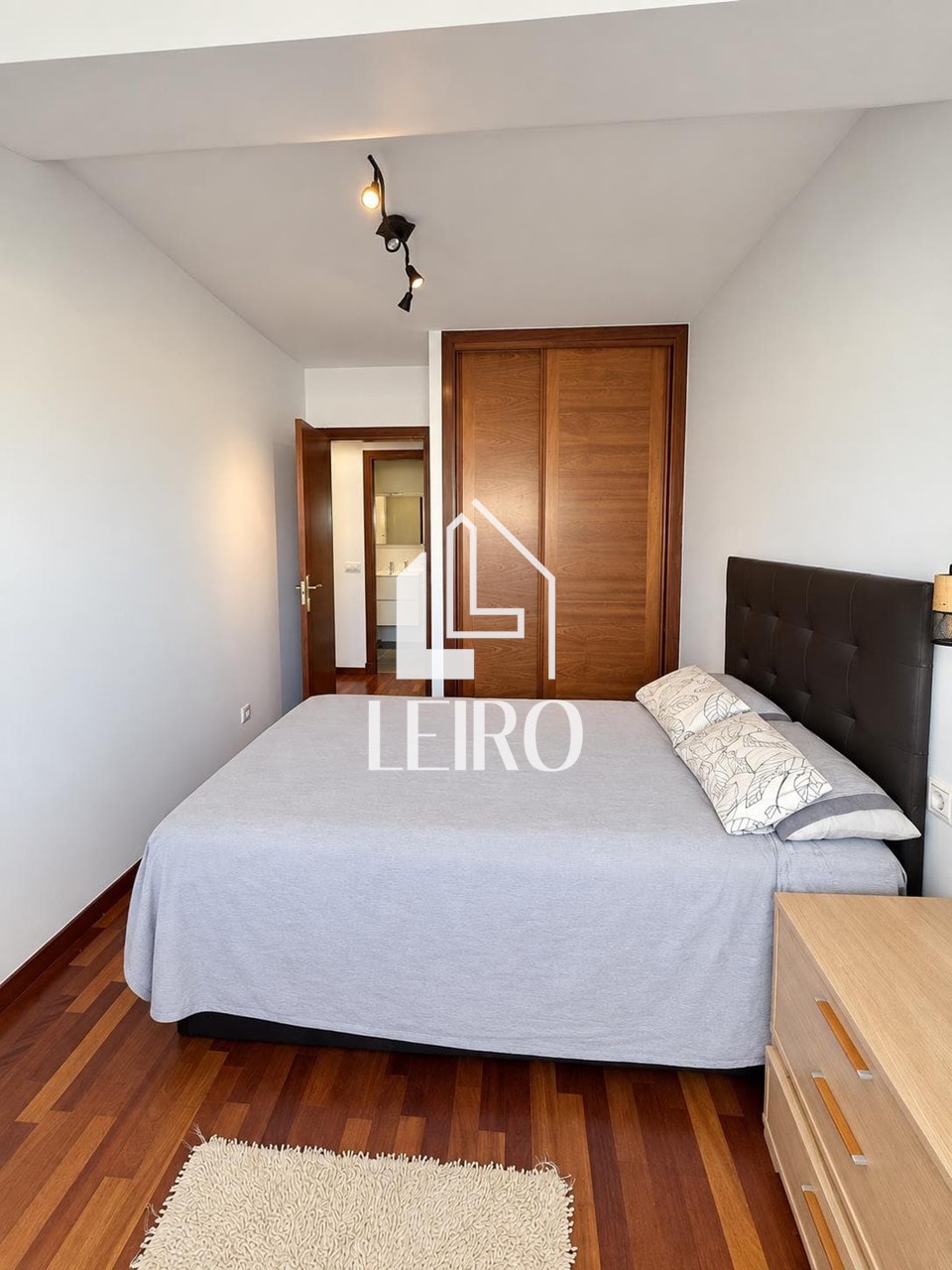 Foto 18 ÁTICO DE TRES DORMITORIOS AMUEBLADO CON 2 PLAZAS DE GARAJE 