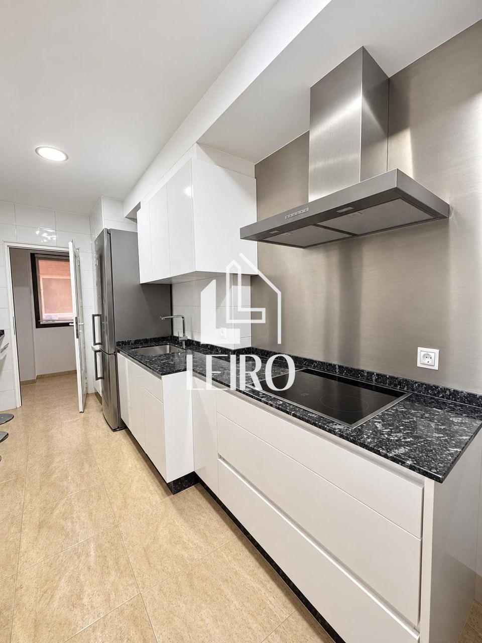 Foto 4 ÁTICO DE TRES DORMITORIOS AMUEBLADO CON 2 PLAZAS DE GARAJE 