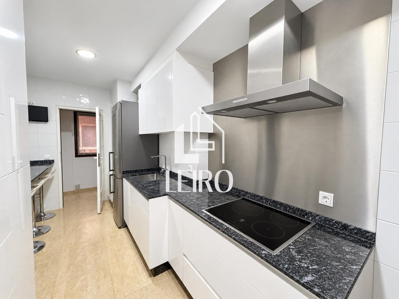 Foto 5 ÁTICO DE TRES DORMITORIOS AMUEBLADO CON 2 PLAZAS DE GARAJE 