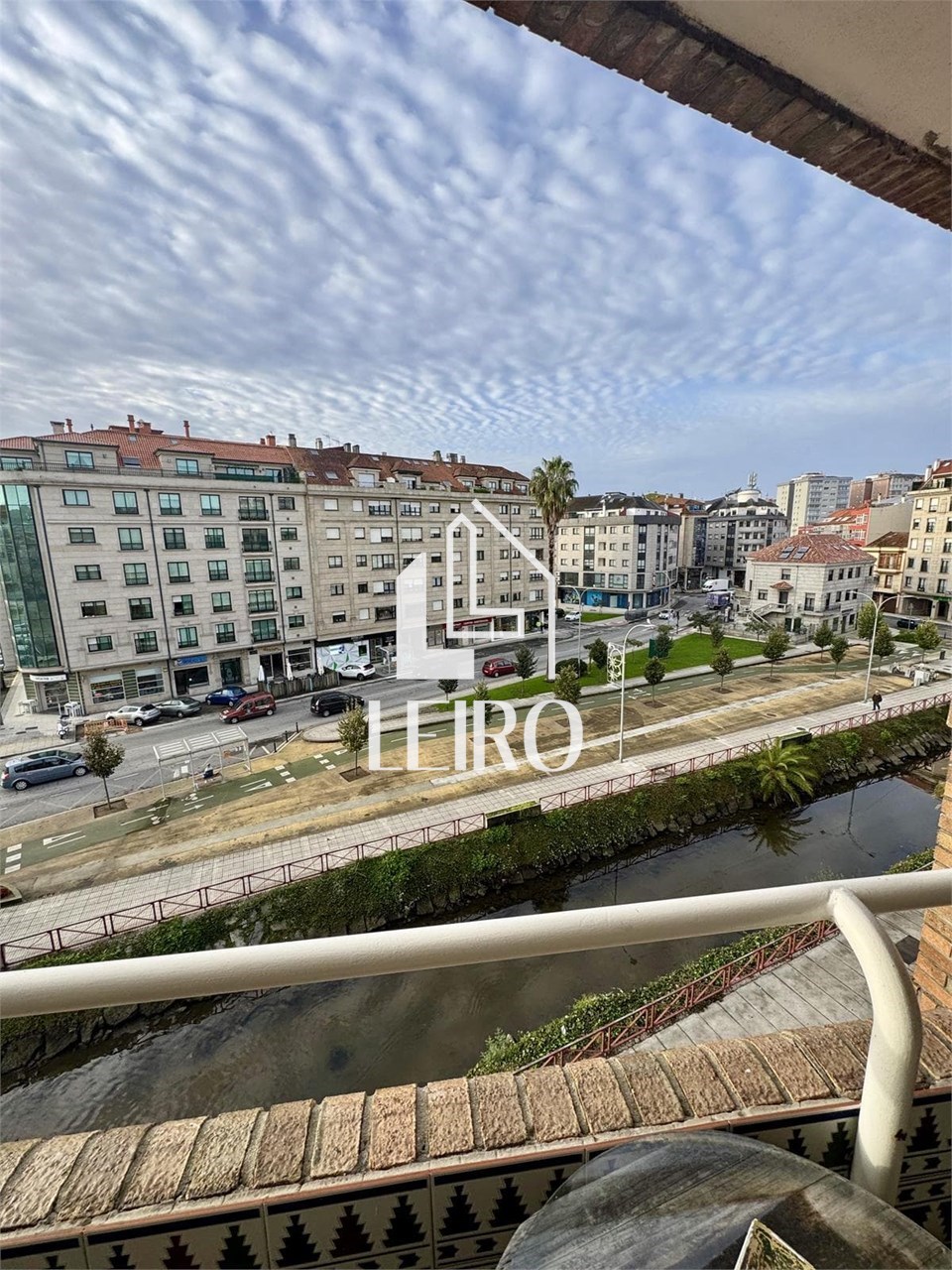 Foto 2 ÁTICO DUPLEX CÉNTRICO CON BALCÓN- DISPONIBLE A PARTIR DE MAYO