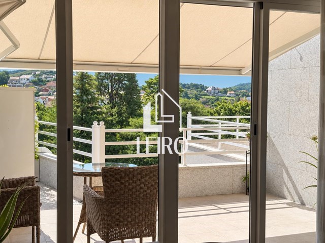 ÁTICO REFORMADO CON TERRAZA, AMUEBLADO, GARAJE Y TRASTERO  - Vilagarcía de Arousa