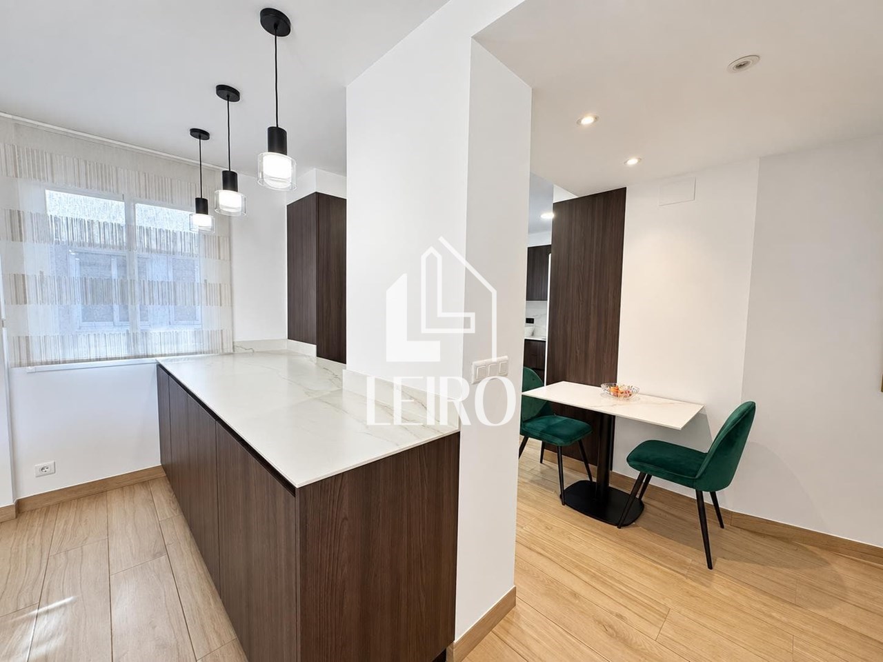 Foto 4 ÁTICO REFORMADO CON TERRAZA, AMUEBLADO, GARAJE Y TRASTERO 