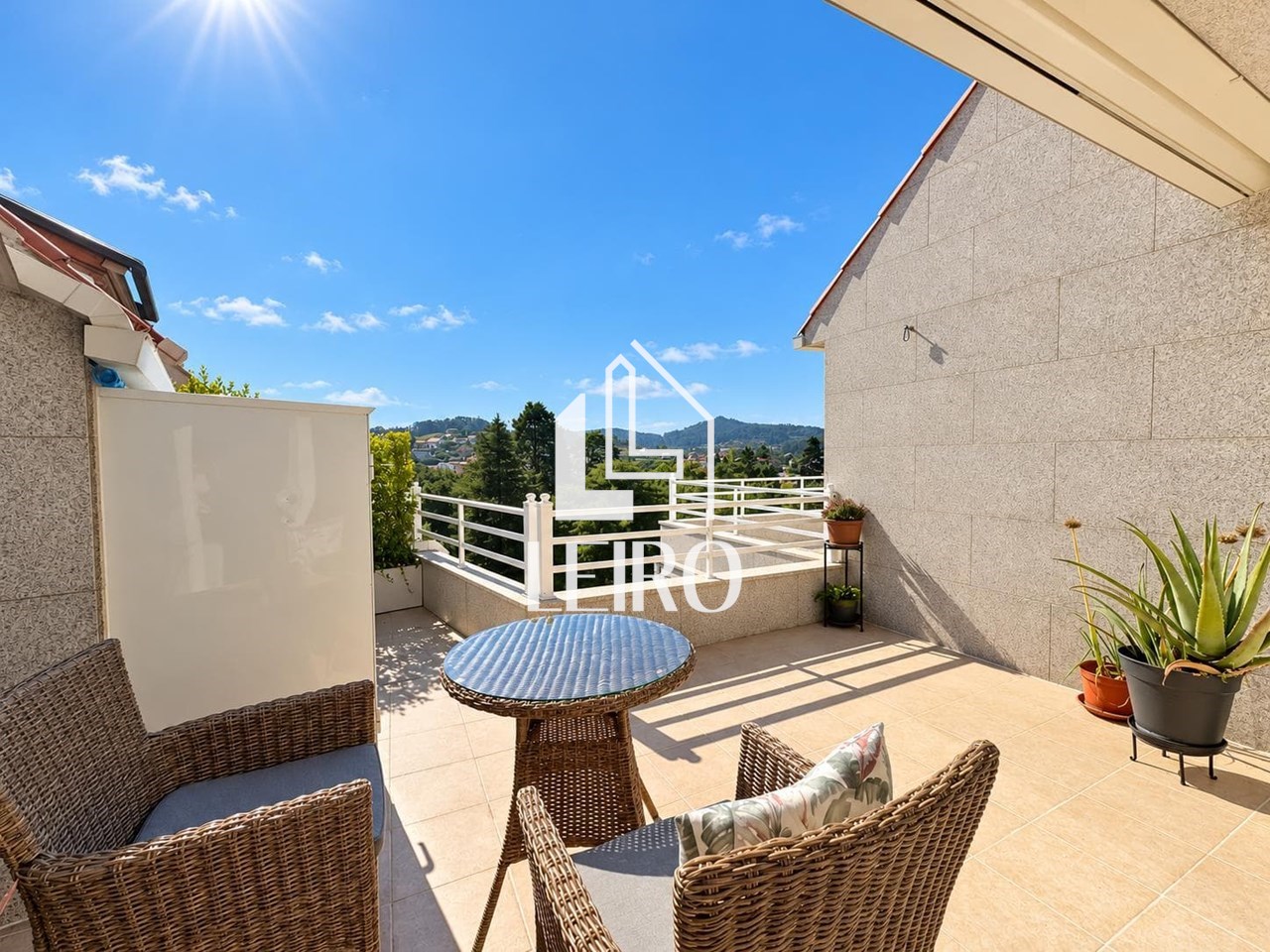 Foto 6 ÁTICO REFORMADO CON TERRAZA, AMUEBLADO, GARAJE Y TRASTERO 