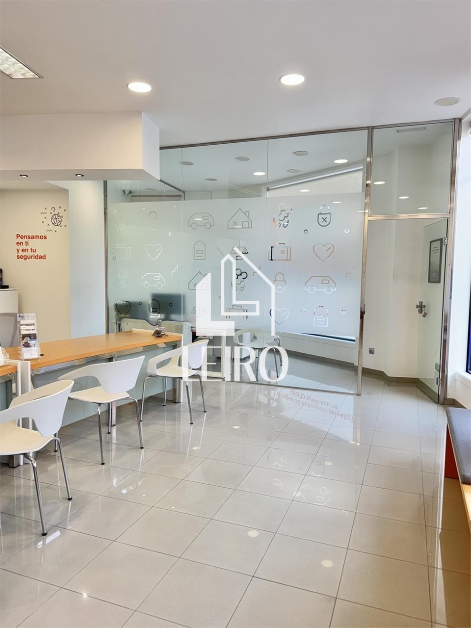 Foto 5 BAJO COMERCIAL ACONDICIONADO Y EQUIPADO CON MUCHA VISIBILIDAD