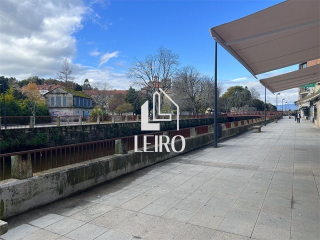 Bajo Comercial en Galería - Vilagarcía de Arousa