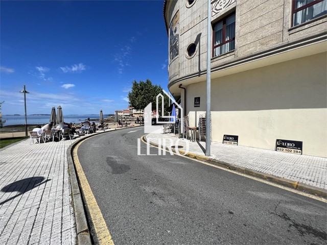 Bajo Comercial En la Playa con  Garaje y Trastero - Vilagarcía de Arousa