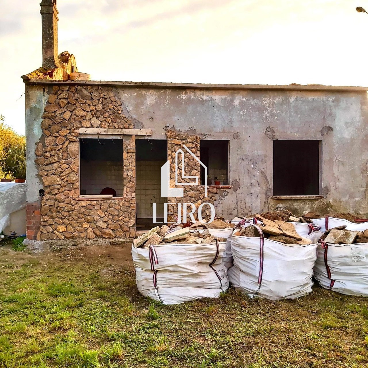 Foto 1 CASA A REHABILITAR CON TERRENO 