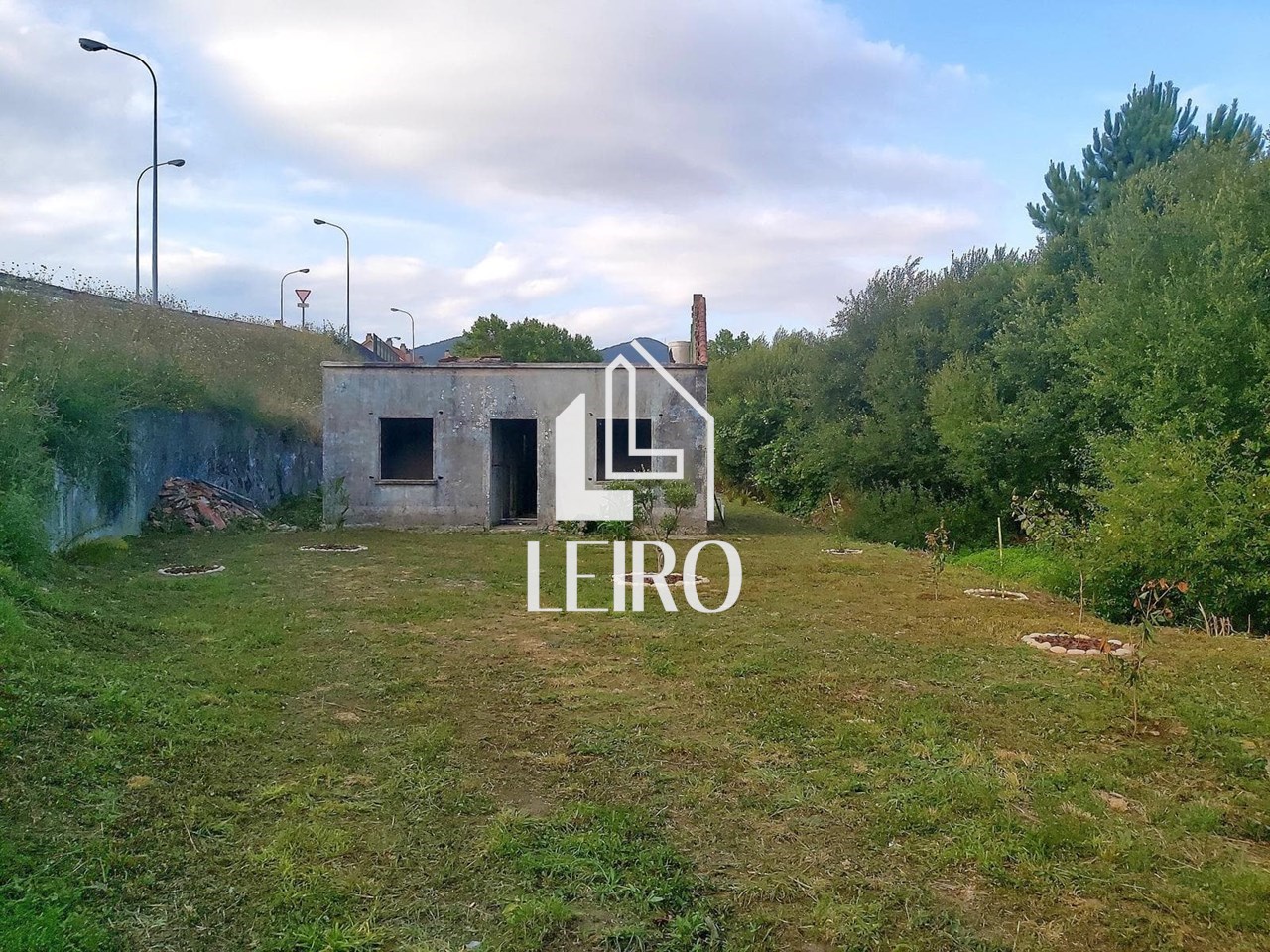 Foto 5 CASA A REHABILITAR CON TERRENO 