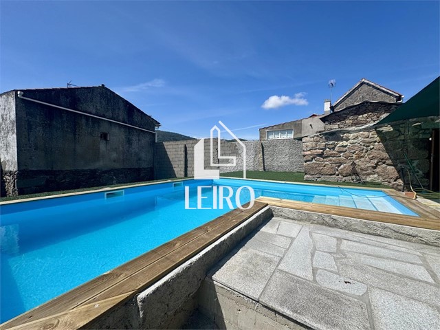 CASA A REMATAR CON TERRENO Y PISCINA !!! - Vilagarcía de Arousa