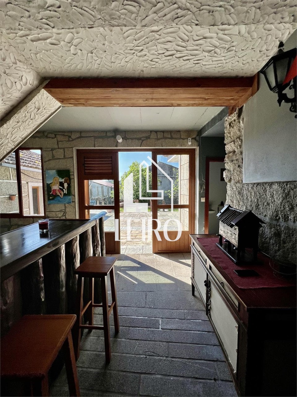 Foto 4 CASA A REMATAR CON TERRENO Y PISCINA !!!