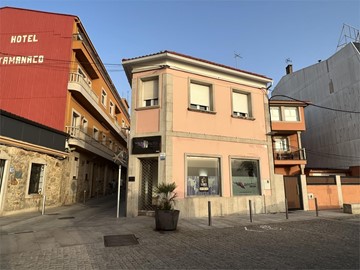 Casa Céntrica con Local Comercial - Illa de Arousa