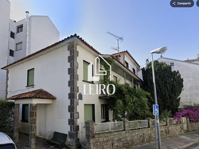 CASA CÉNTRICA IDEAL COMO SOLAR PARA EDIFICIO - Vilanova de Arousa