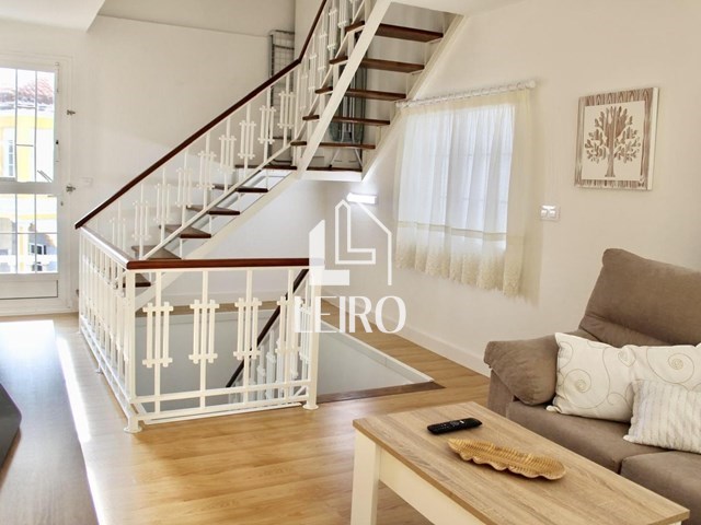 CASA CÉNTRICA REFORMADA CON PATIO - Vilanova de Arousa