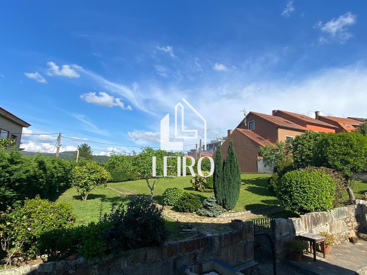 Foto 1 Casa con Terreno  Próxima al Centro  de Vilagarcía
