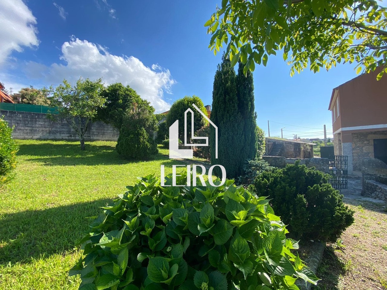 Foto 30 Casa con Terreno  Próxima al Centro  de Vilagarcía