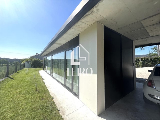 Casa de Diseño en Planta Baja con Terreno - Vilagarcía de Arousa