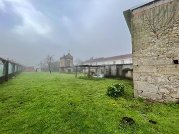 Casa de Piedra a Rehabilitar con Parcela y Nave Anexa - Catoira