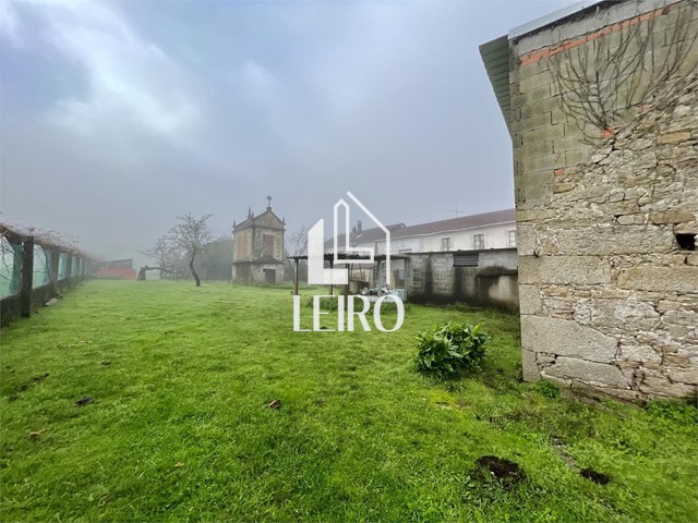 Casa de Piedra a Rehabilitar con Parcela y Nave Anexa - Catoira