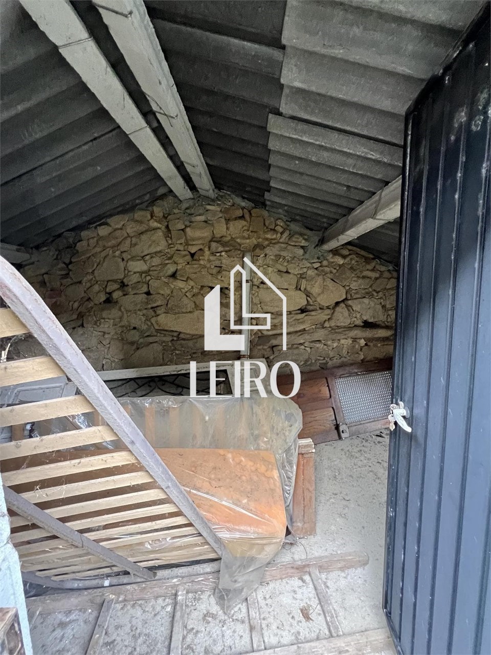 Foto 6 CASA DE PIEDRA ADOSADA A REFORMAR 