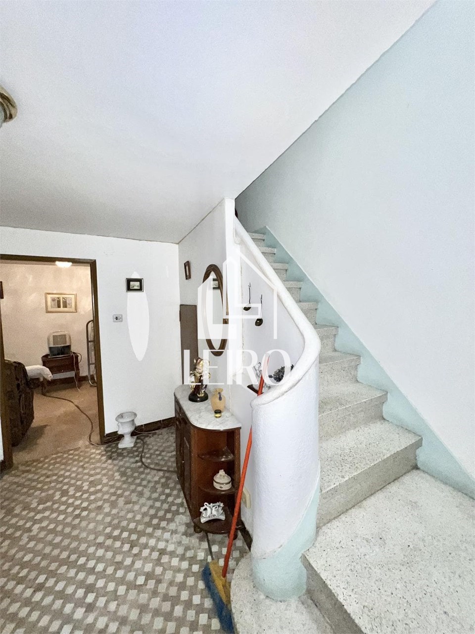 Foto 9 CASA DE PIEDRA ADOSADA A REFORMAR 