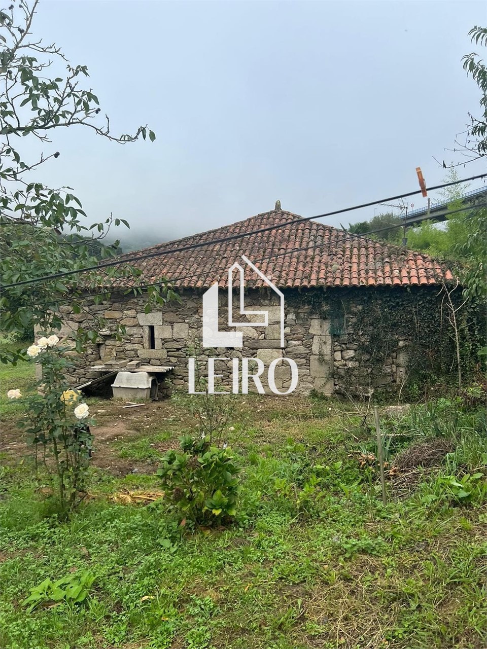 Foto 2 Casa de Piedra con 14.000 m2 Terreno en la Ribera del Río Ulla