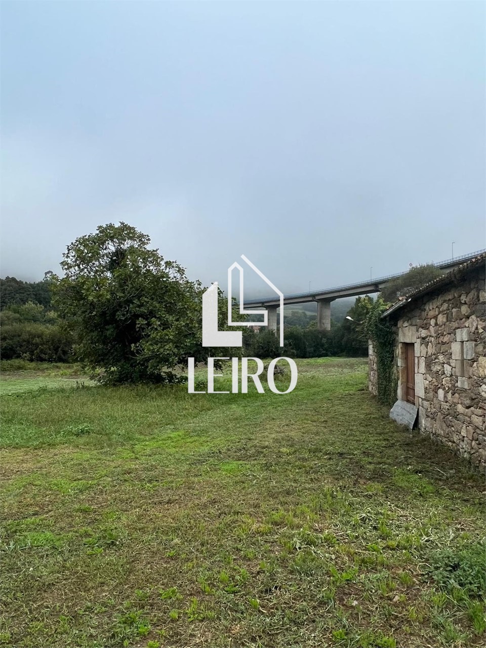 Foto 3 Casa de Piedra con 14.000 m2 Terreno en la Ribera del Río Ulla