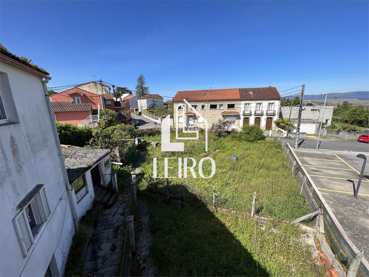 Foto 18 Casa de Piedra con Terreno Cerca de la Playa o Solar para Edificio