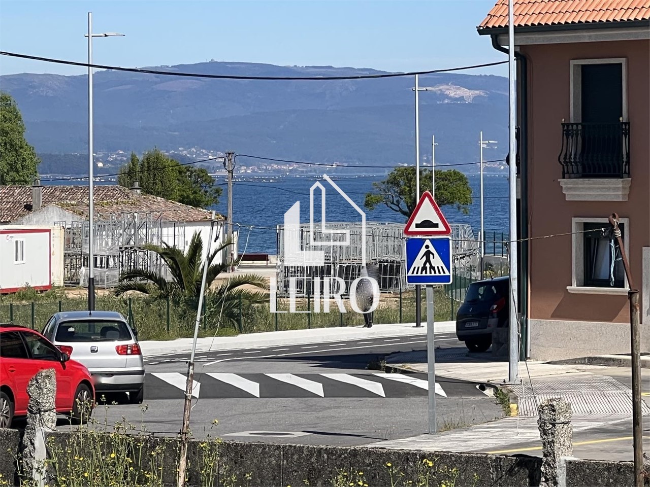 Foto 3 Casa de Piedra con Terreno Cerca de la Playa o Solar para Edificio