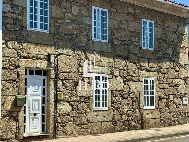 CASA DE PIEDRA CON TERRENO  Y GARAJE A PIE DEL CAMINO DE SANTIAGO  - Vilanova de Arousa