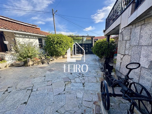 CASA DE PUEBLO CON TERRENO - Portas